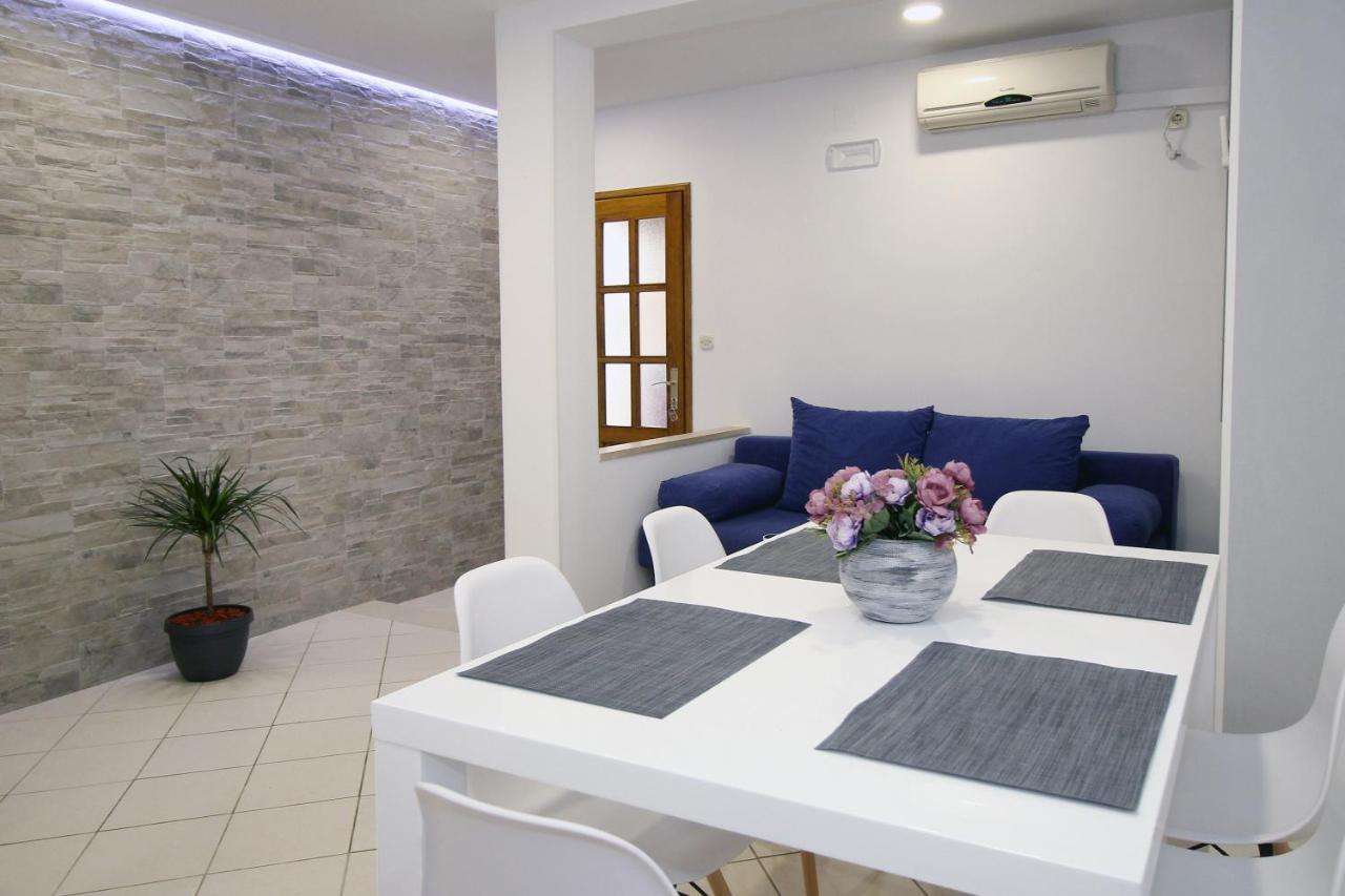 Apartments Miovic Молунат Екстер'єр фото