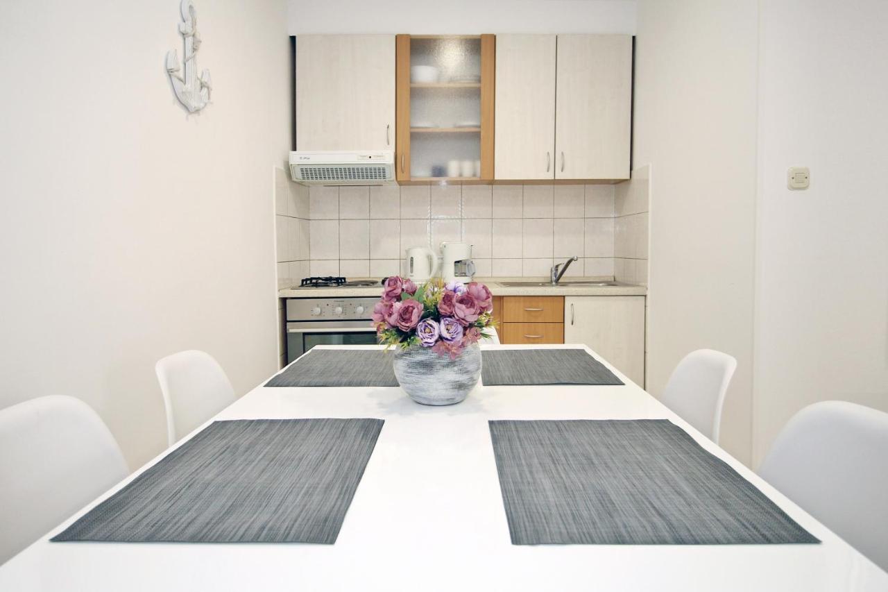 Apartments Miovic Молунат Екстер'єр фото