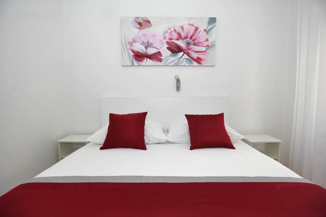 Apartments Miovic Молунат Екстер'єр фото