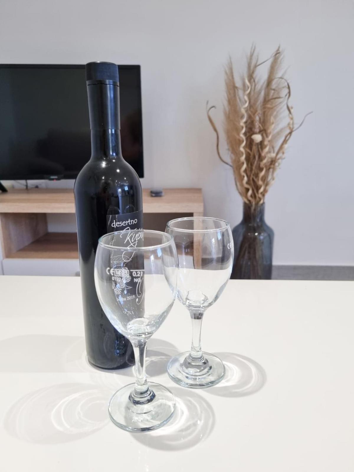 Apartments Miovic Молунат Екстер'єр фото